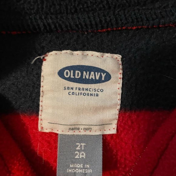 Old Navy 2T boys pullover - Picture 2 of 2